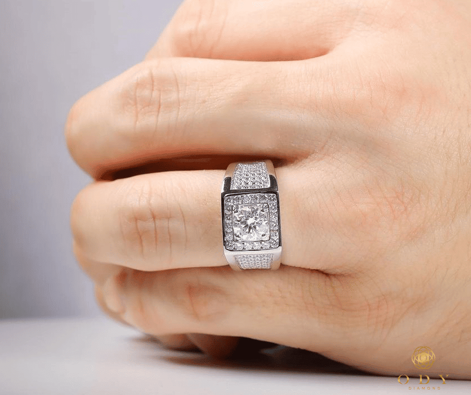 Nhẫn kim cương nam tự nhiên với thiết kế tinh xảo